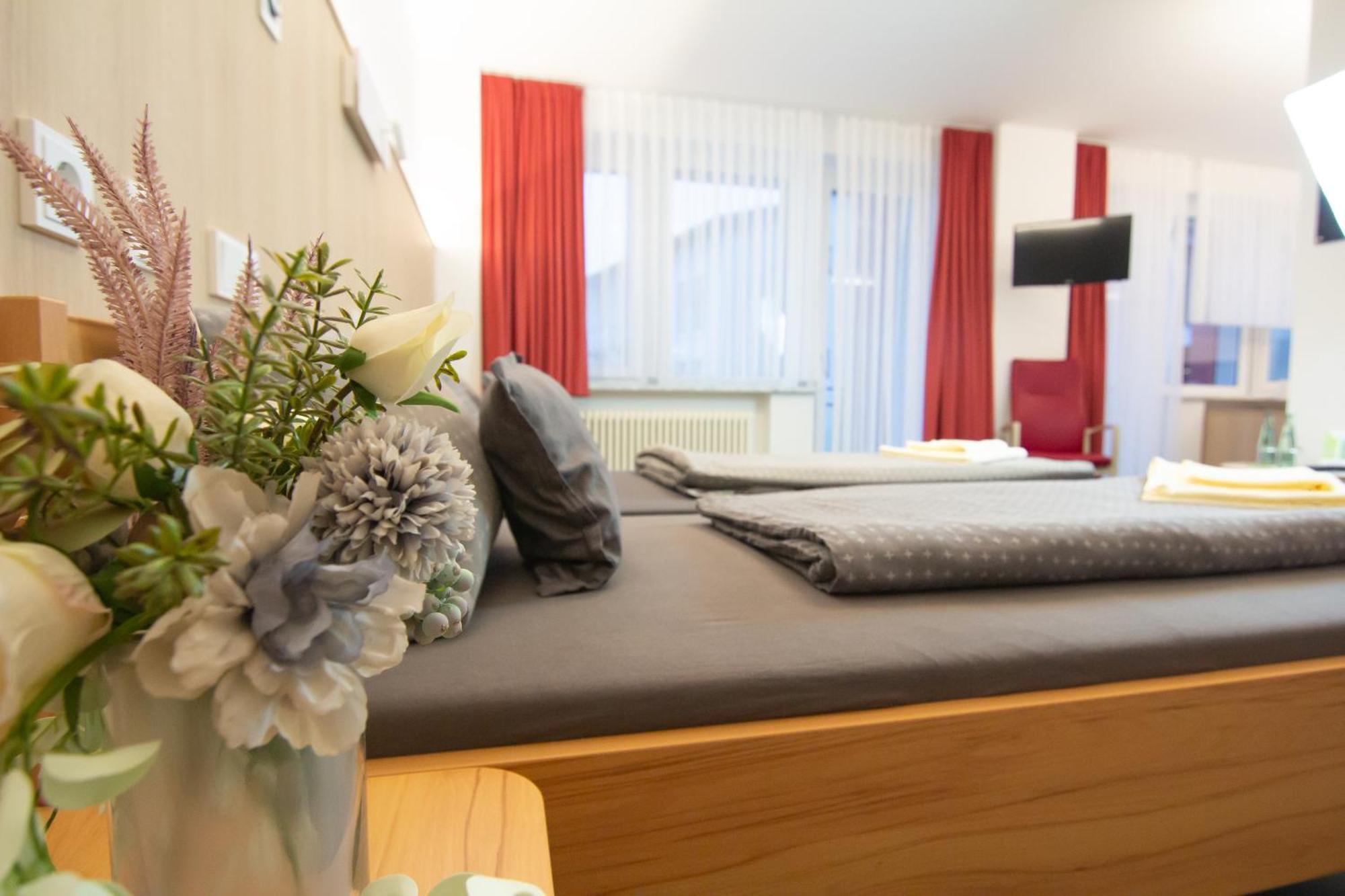 Green Night Hotel Falkenstein  Extérieur photo